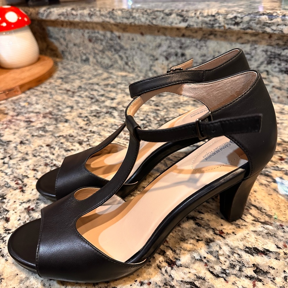 Giani Bernini's Claraa Pumps 10 memory foam - Picture 6 of 6